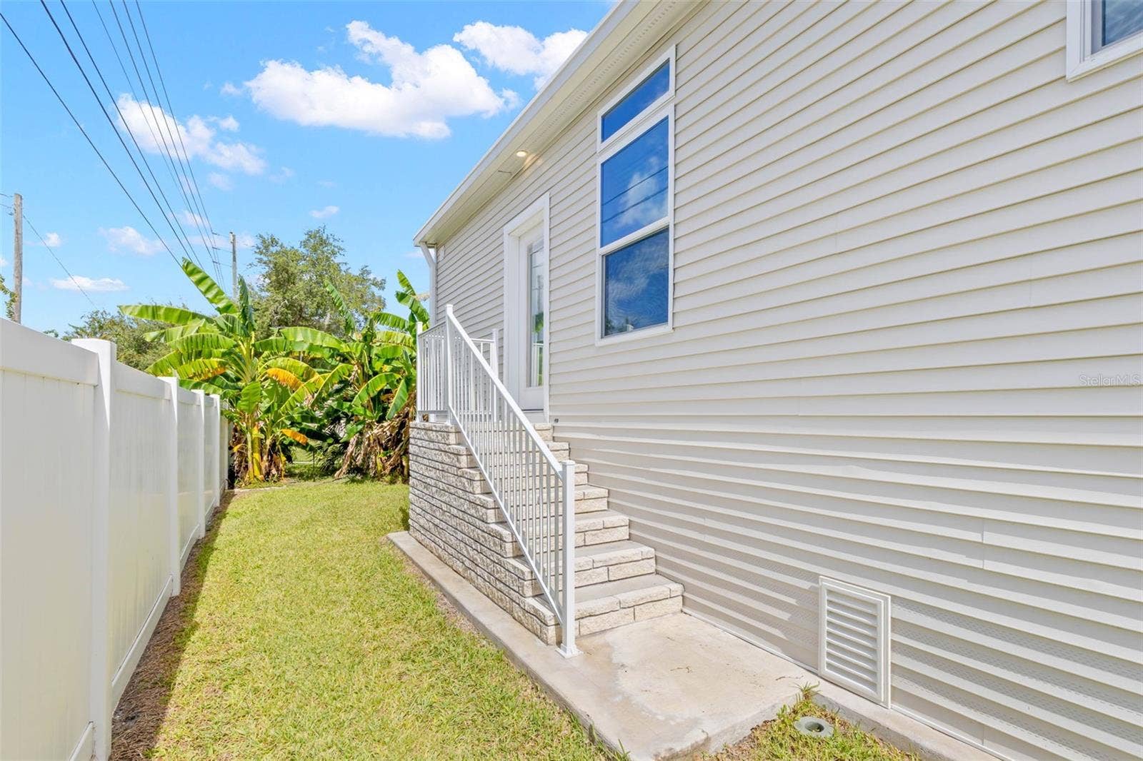 7004 AMERICANA DRIVE NE, #136, St Petersburg, FL 33702 7004 AMERICANA DRIVE NE, #136, St Petersburg, FL 33702