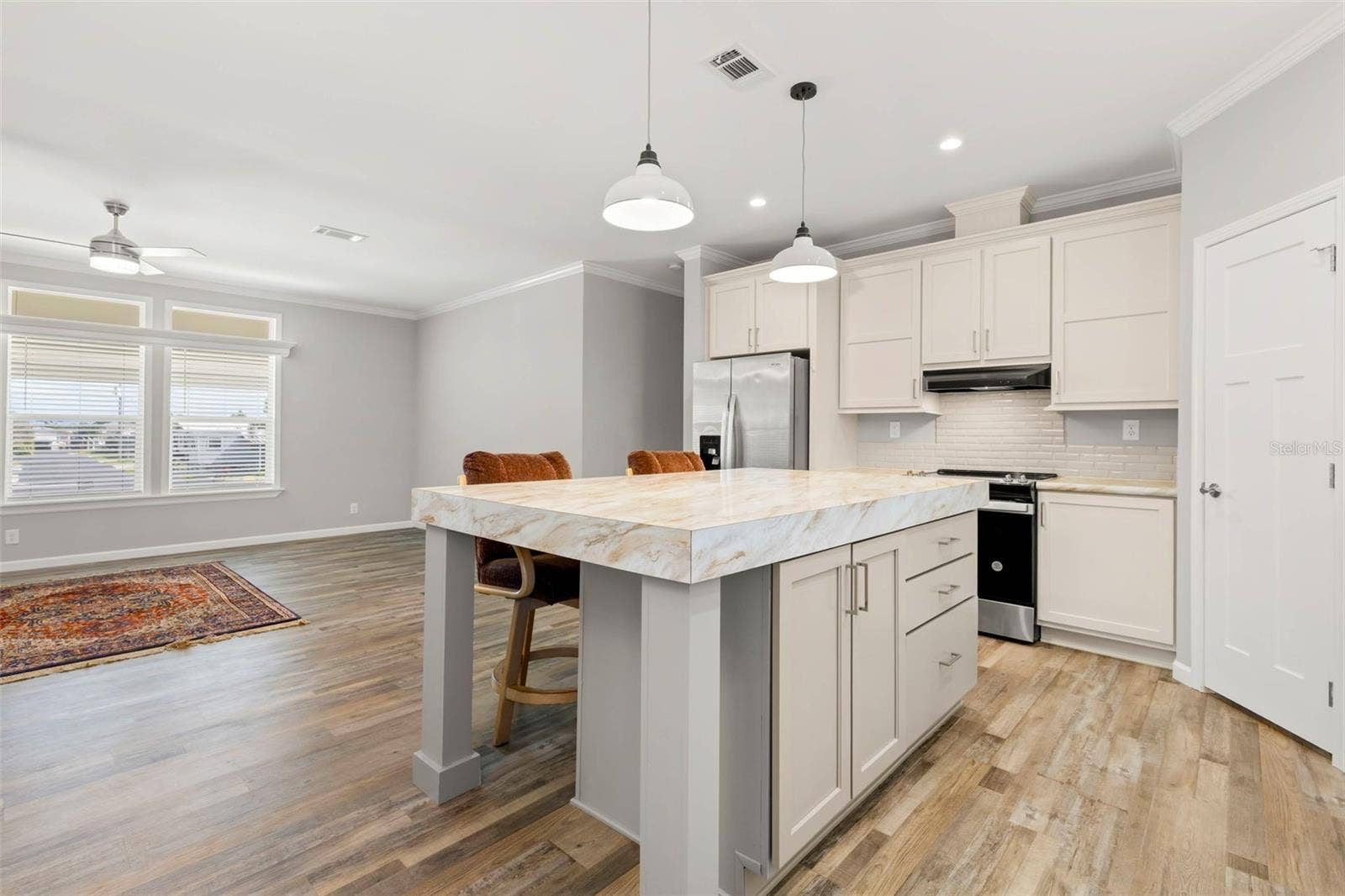 7004 AMERICANA DRIVE NE, #136, St Petersburg, FL 33702 7004 AMERICANA DRIVE NE, #136, St Petersburg, FL 33702