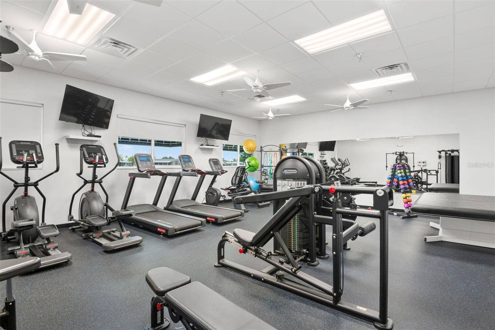 7004 AMERICANA DRIVE NE, #136, St Petersburg, FL 33702 Fitness Center