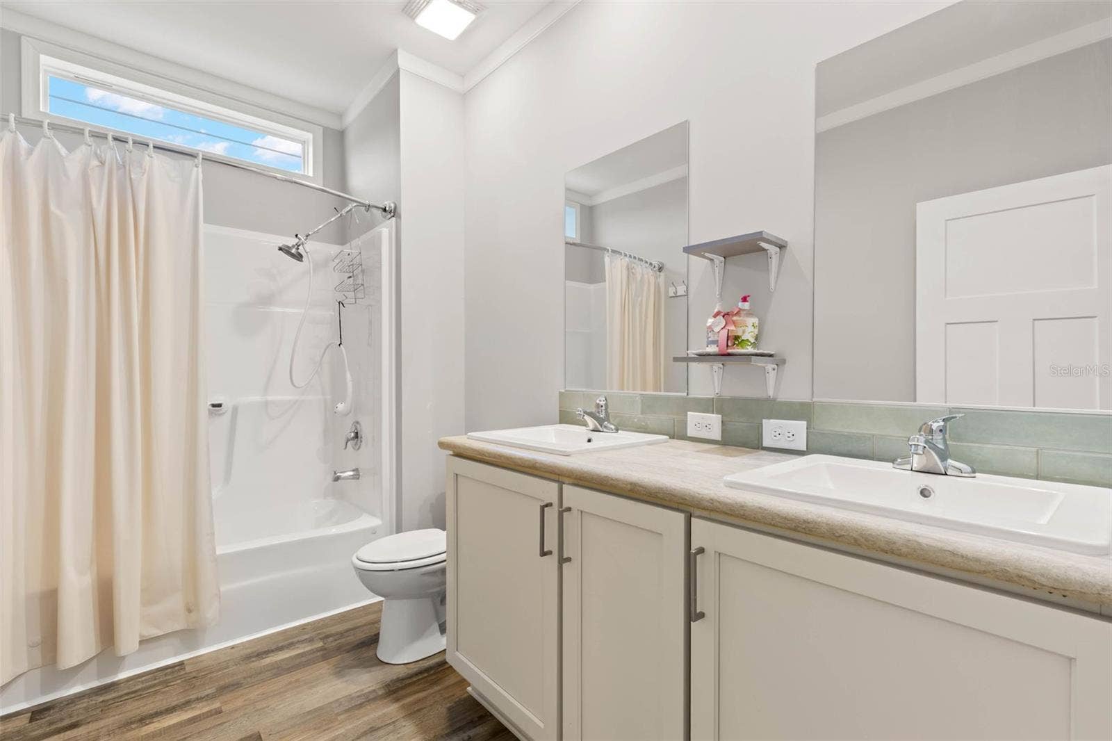 7004 AMERICANA DRIVE NE, #136, St Petersburg, FL 33702 7004 AMERICANA DRIVE NE, #136, St Petersburg, FL 33702