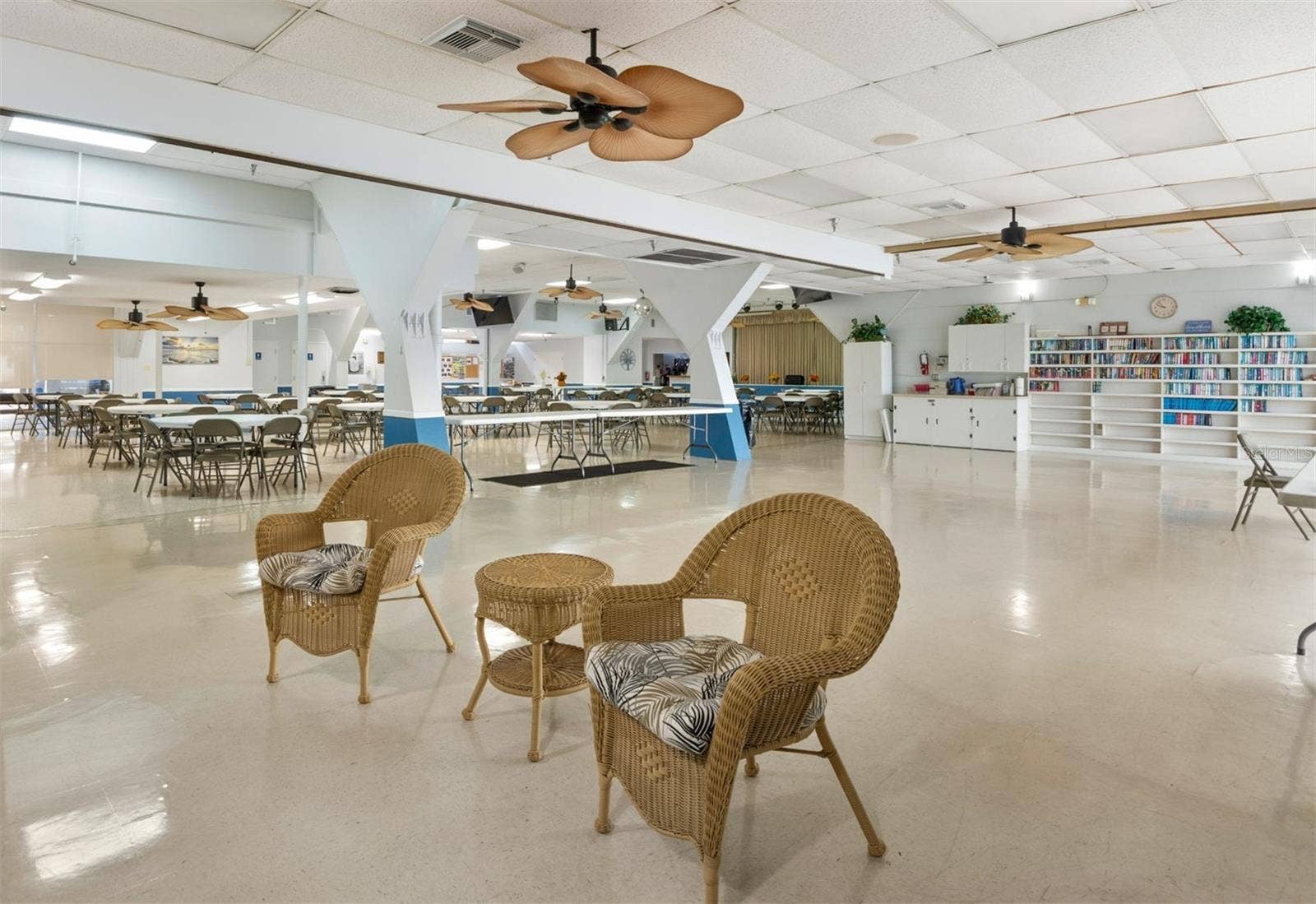7004 AMERICANA DRIVE NE, #136, St Petersburg, FL 33702 Clubhouse interior