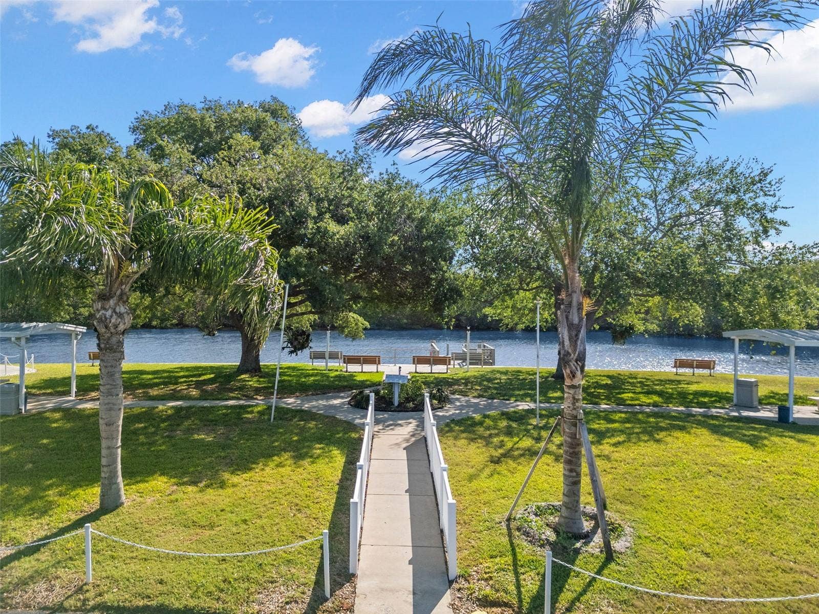 7004 AMERICANA DRIVE NE, #136, St Petersburg, FL 33702 Community waterfront park