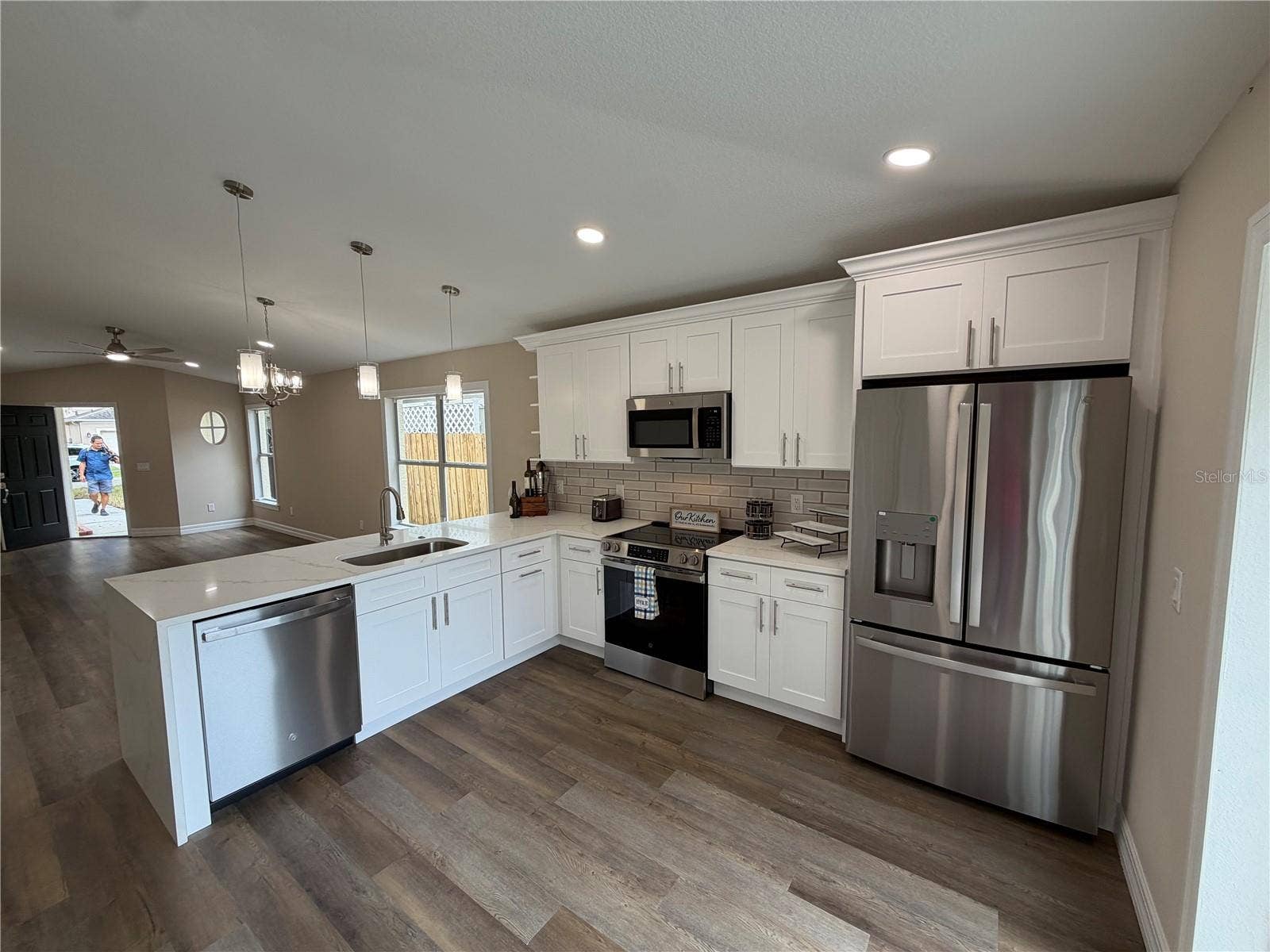 1614 MOSAIC FOREST DRIVE, Seffner, FL 33584 1614 MOSAIC FOREST DRIVE, Seffner, FL 33584