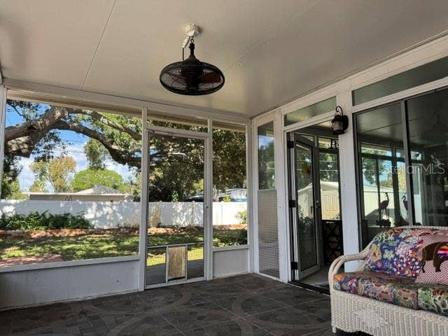 5717 15TH AVENUE N, St Petersburg, FL 33710 Screened porch