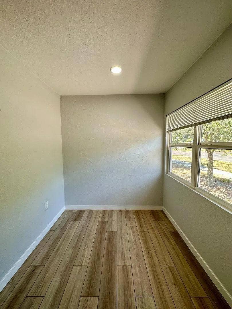 2001 2ND STREET S, St Petersburg, FL 33705
