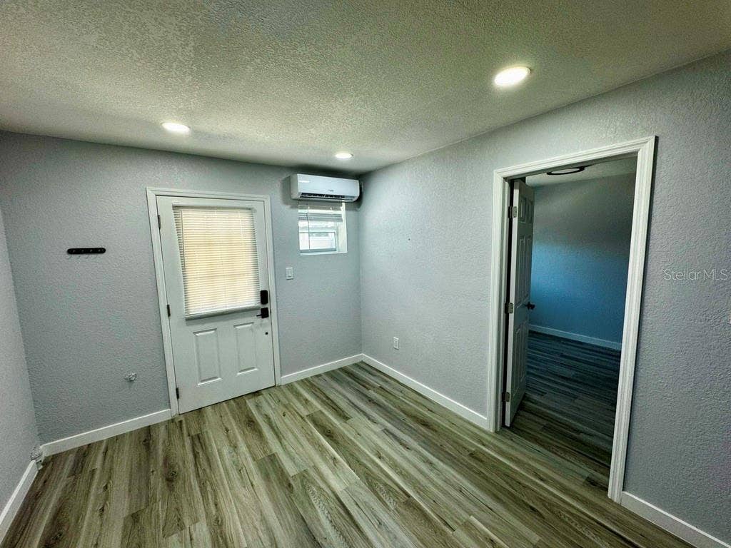 2001 2ND STREET S, St Petersburg, FL 33705