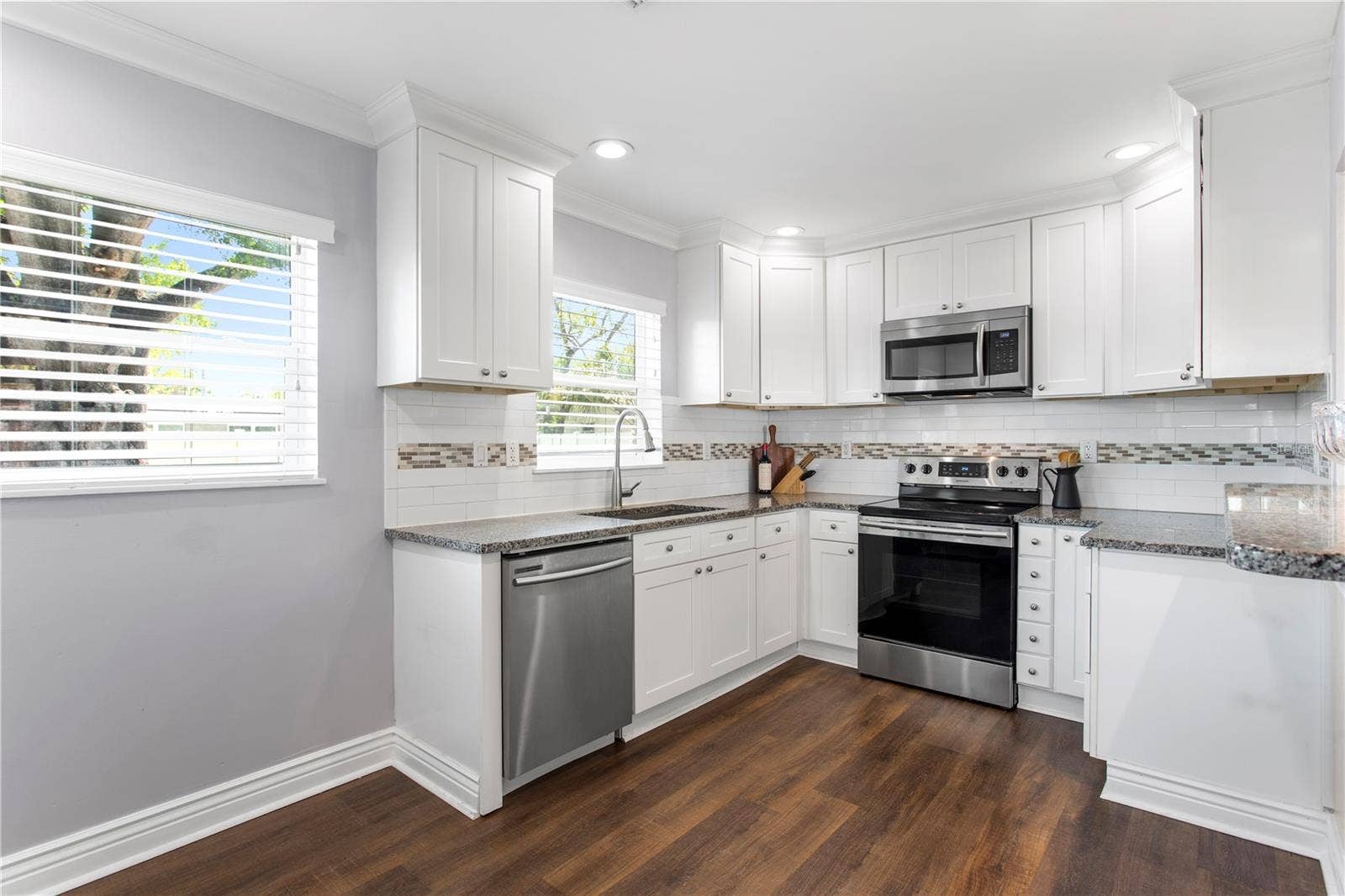4618 W BAY VILLA AVENUE, Tampa, FL 33611
