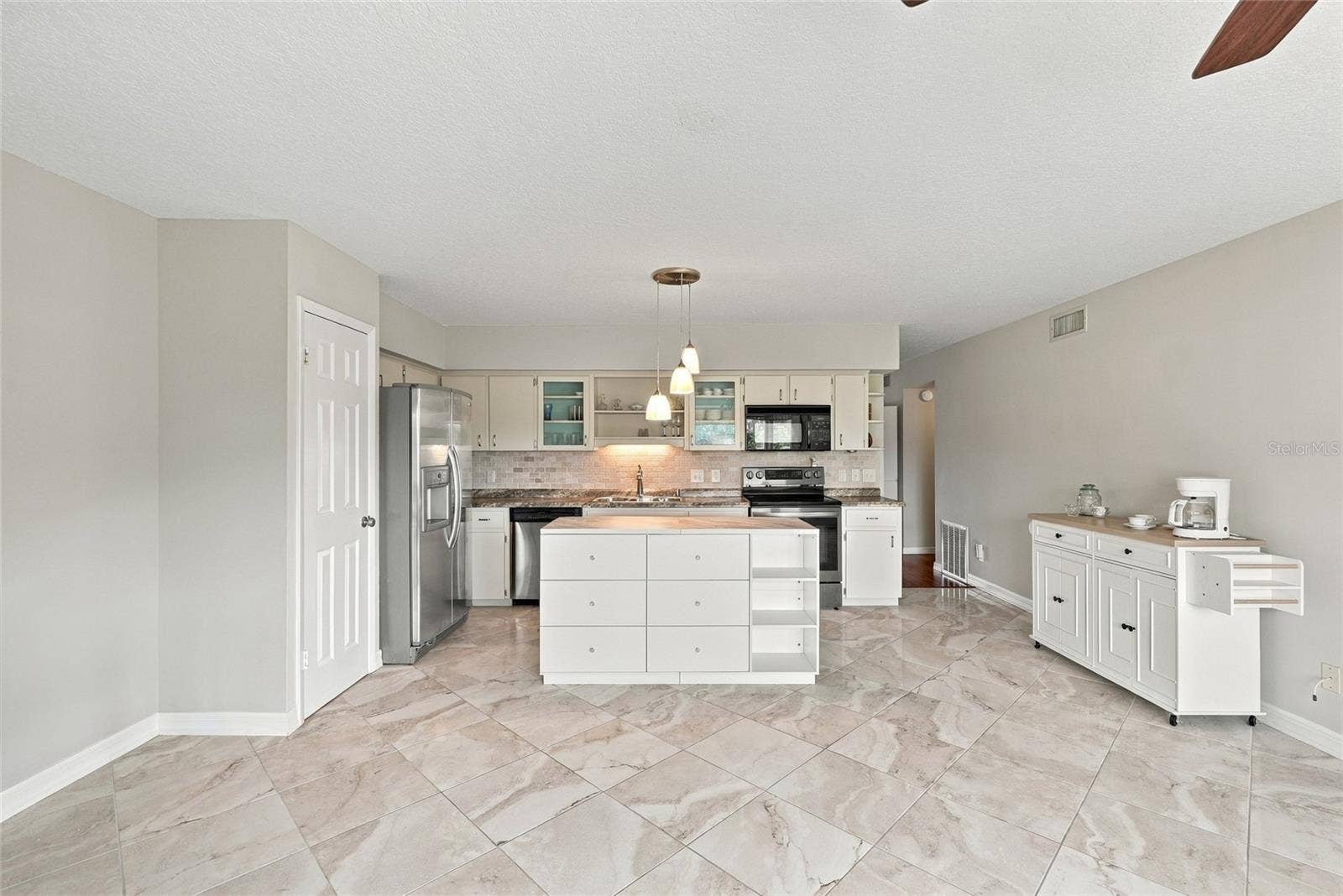 2228 SWEDISH DRIVE, #22, Clearwater, FL 33763 2228 SWEDISH DRIVE, #22, Clearwater, FL 33763