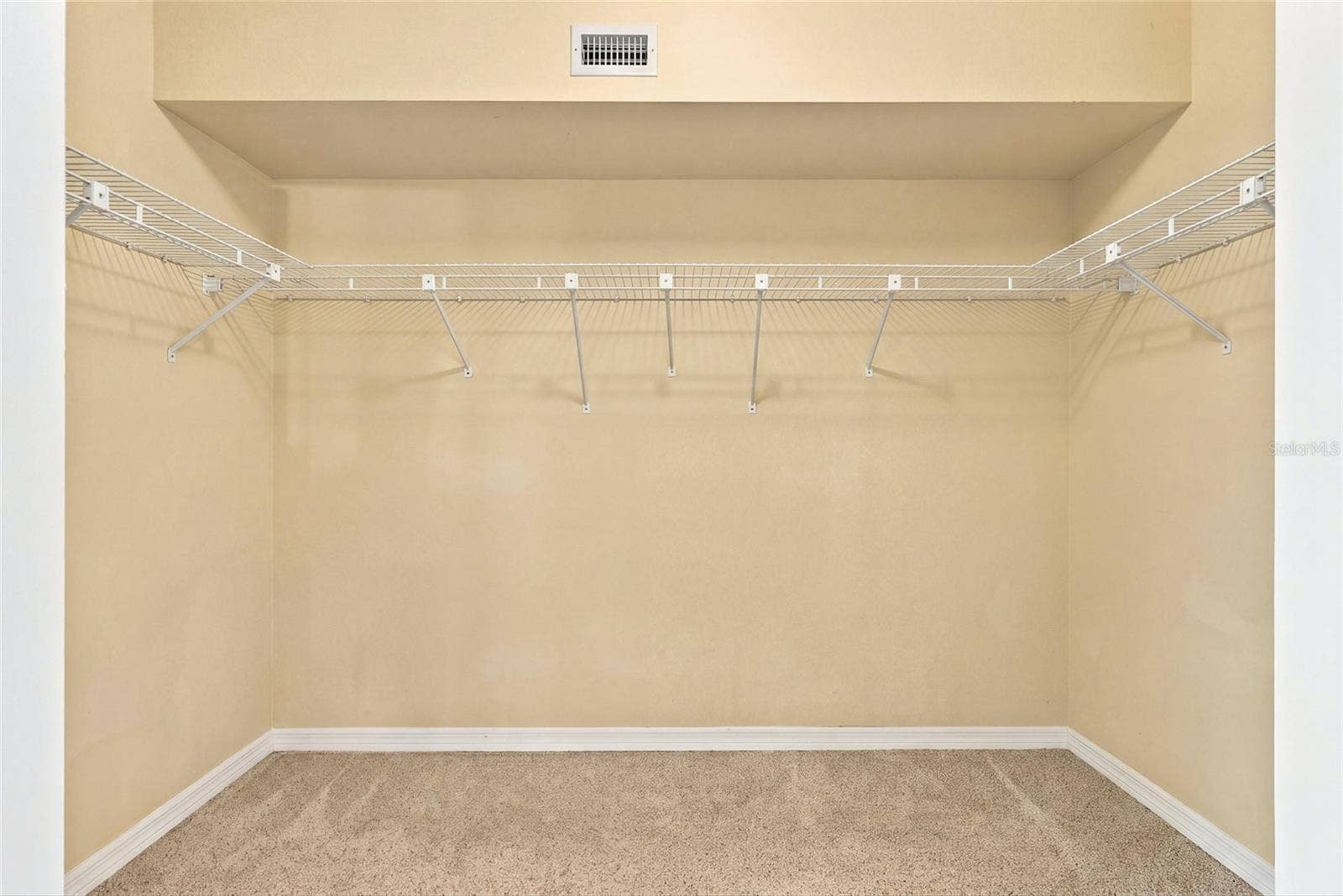 2228 SWEDISH DRIVE, #22, Clearwater, FL 33763 2228 SWEDISH DRIVE, #22, Clearwater, FL 33763