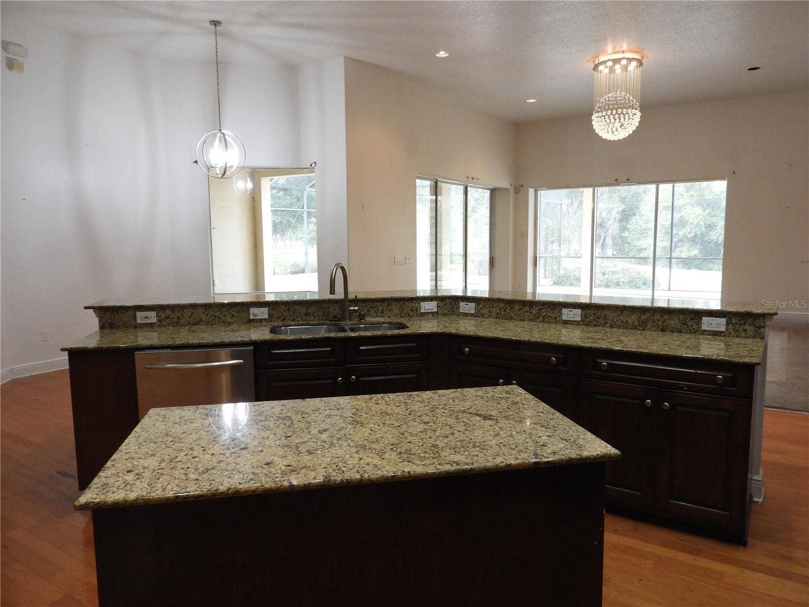 19820 WELLINGTON MANOR BOULEVARD, Lutz, FL 33549 19820 WELLINGTON MANOR BOULEVARD, Lutz, FL 33549