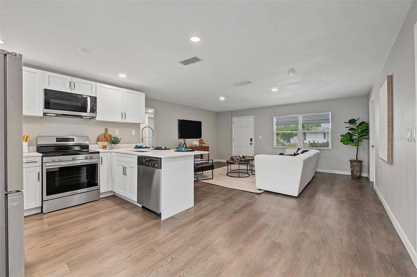 548 FRANDOR PLACE, Apollo Beach, FL 33572 548 FRANDOR PLACE, Apollo Beach, FL 33572