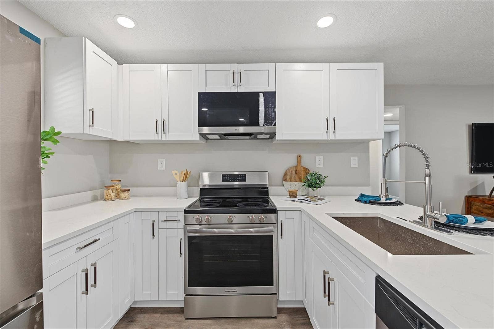 548 FRANDOR PLACE, Apollo Beach, FL 33572 548 FRANDOR PLACE, Apollo Beach, FL 33572
