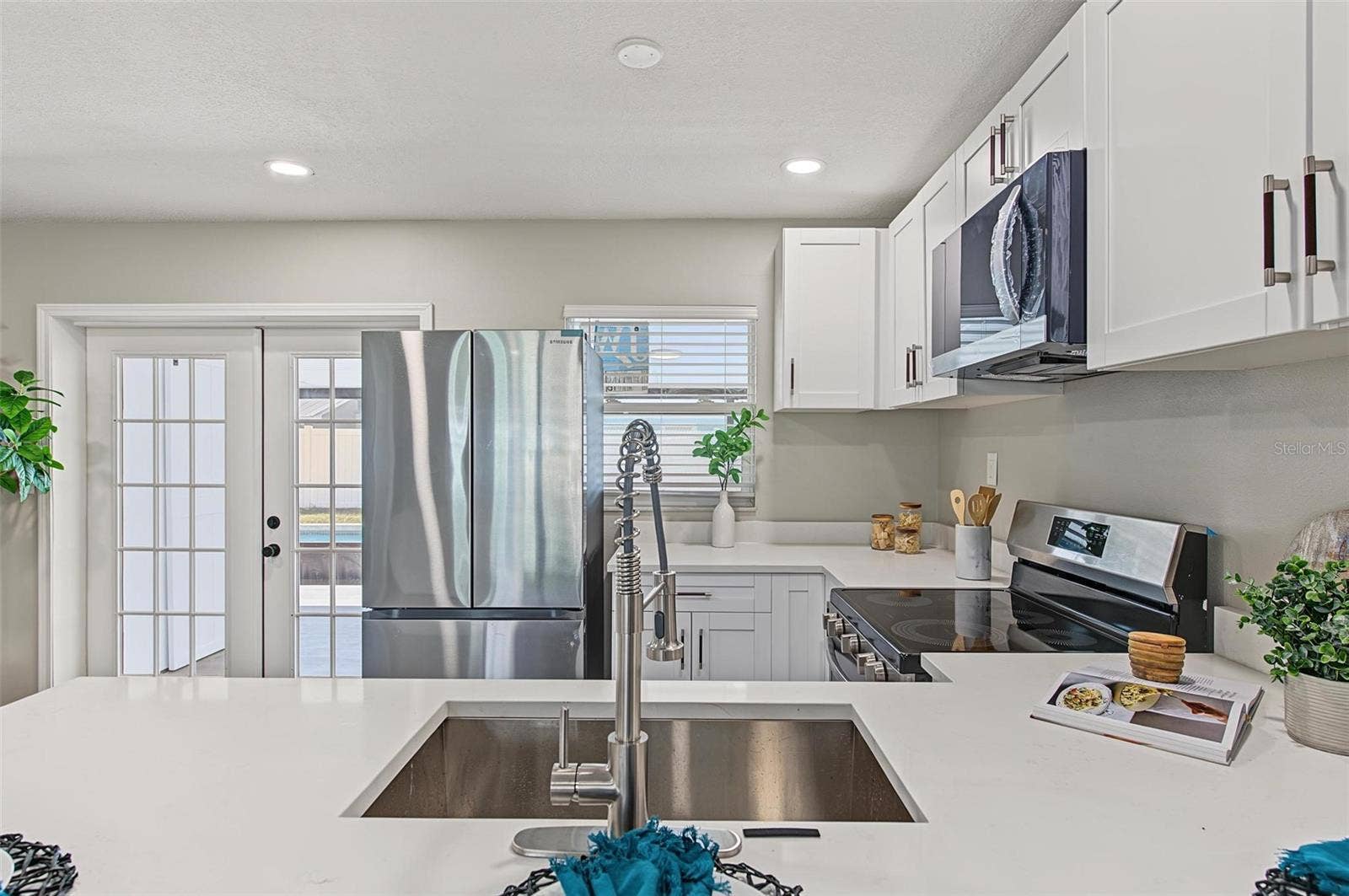548 FRANDOR PLACE, Apollo Beach, FL 33572 548 FRANDOR PLACE, Apollo Beach, FL 33572