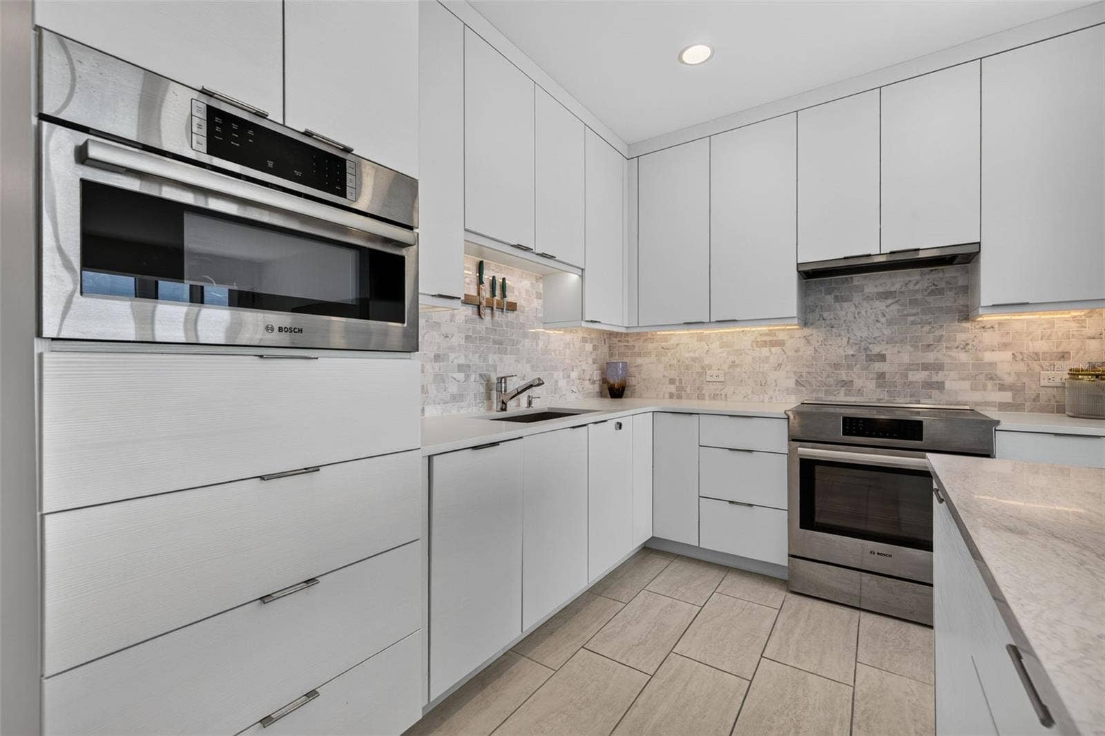 1 BEACH DRIVE SE, #1607, St Petersburg, FL 33701 1 BEACH DRIVE SE, #1607, St Petersburg, FL 33701
