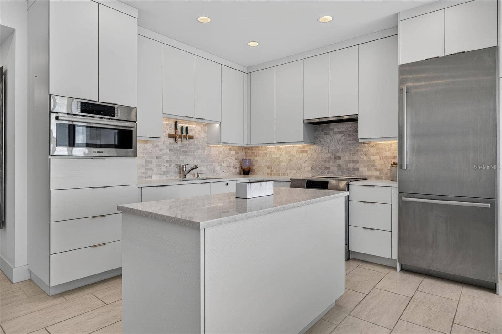 1 BEACH DRIVE SE, #1607, St Petersburg, FL 33701 1 BEACH DRIVE SE, #1607, St Petersburg, FL 33701