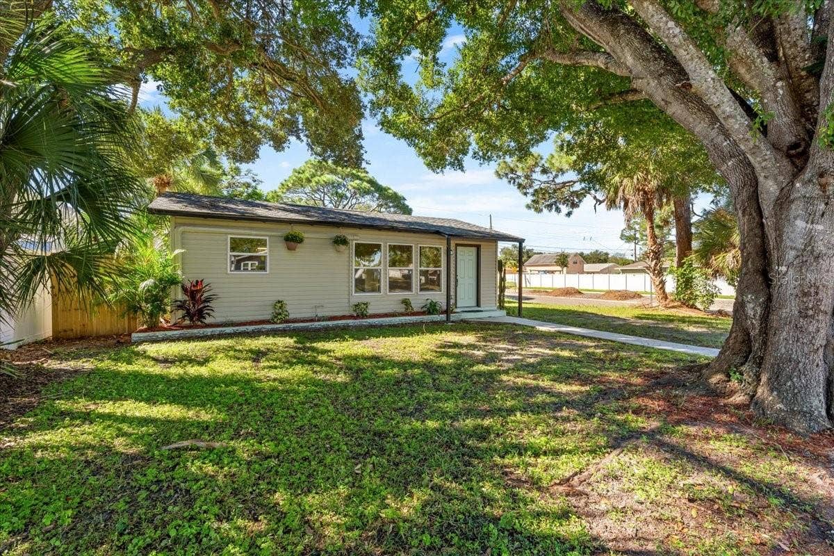 6948 DARTMOUTH AVENUE N, St Petersburg, FL 33710