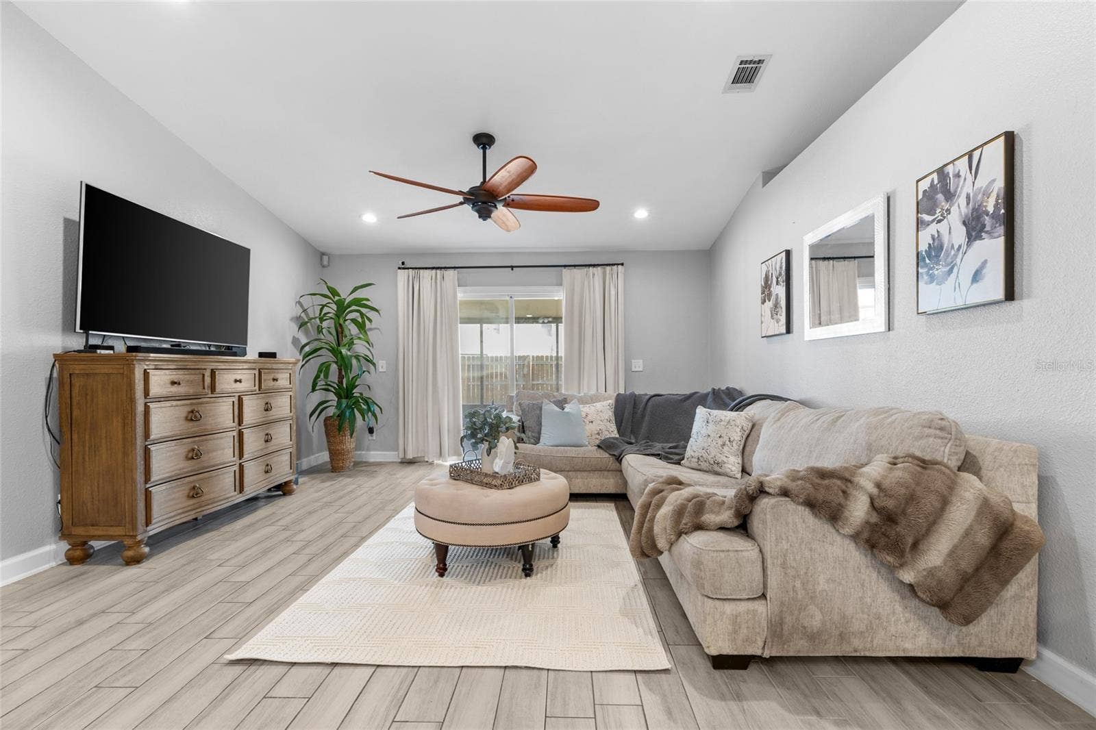 4445 HORSESHOE PICK LANE, Valrico, FL 33594 4445 HORSESHOE PICK LANE, Valrico, FL 33594