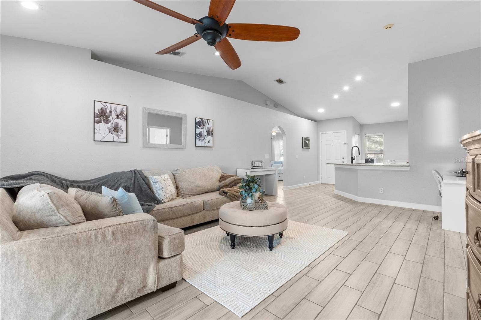 4445 HORSESHOE PICK LANE, Valrico, FL 33594 4445 HORSESHOE PICK LANE, Valrico, FL 33594