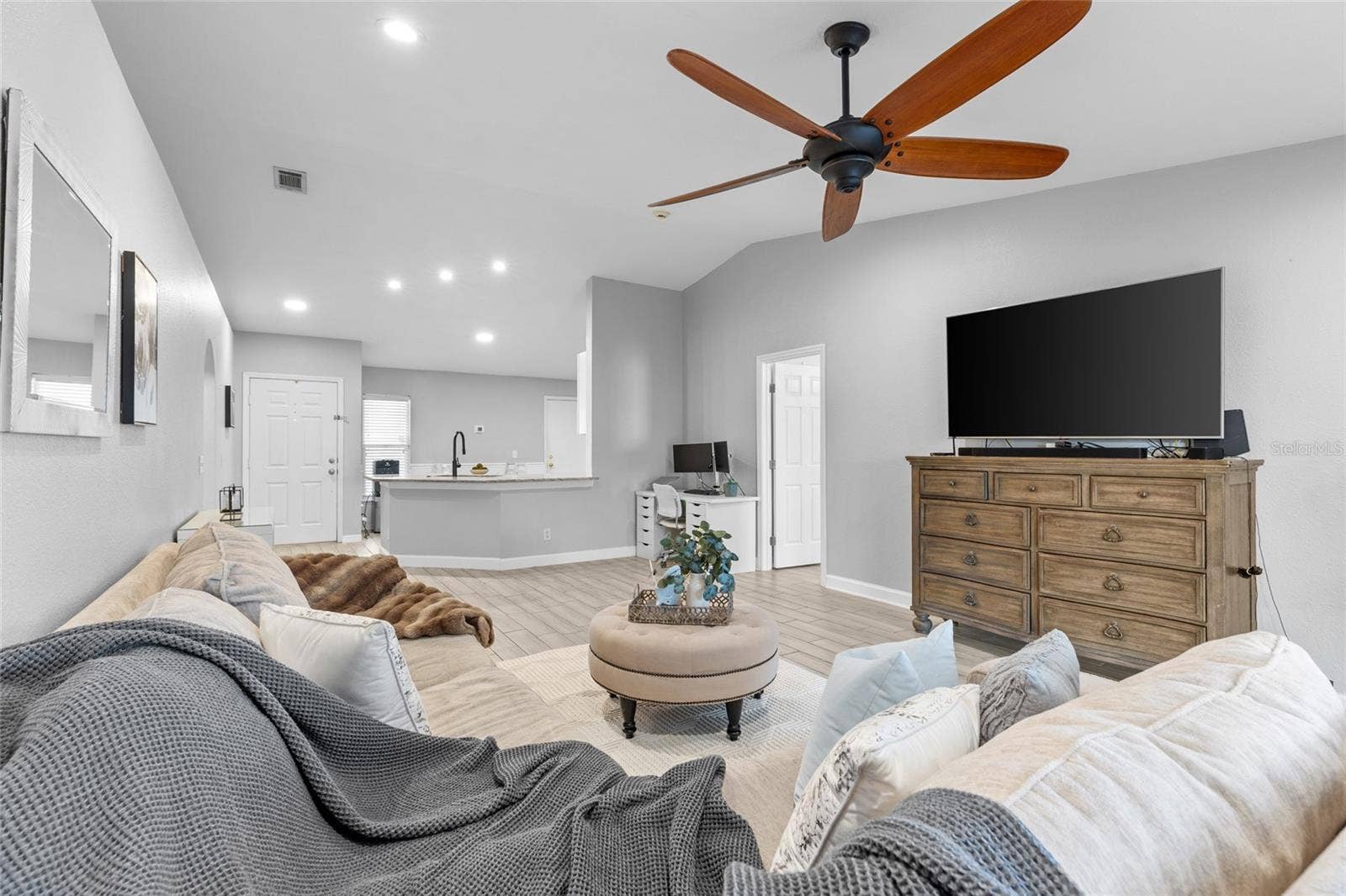 4445 HORSESHOE PICK LANE, Valrico, FL 33594 4445 HORSESHOE PICK LANE, Valrico, FL 33594