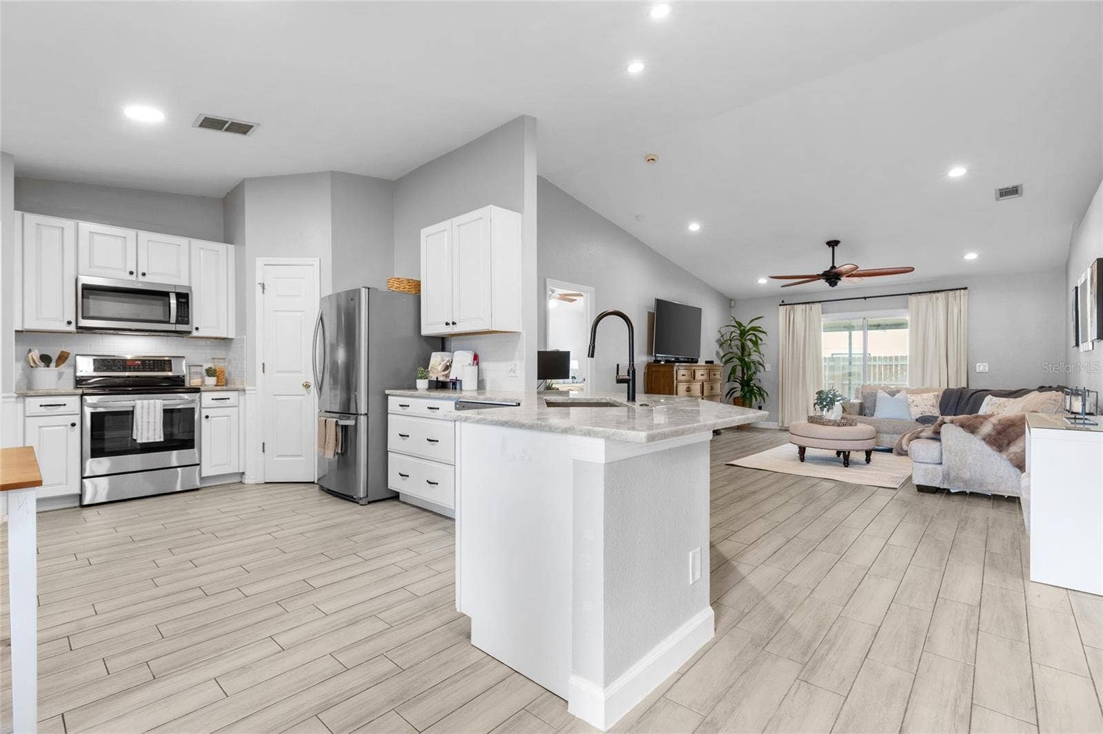 4445 HORSESHOE PICK LANE, Valrico, FL 33594 4445 HORSESHOE PICK LANE, Valrico, FL 33594