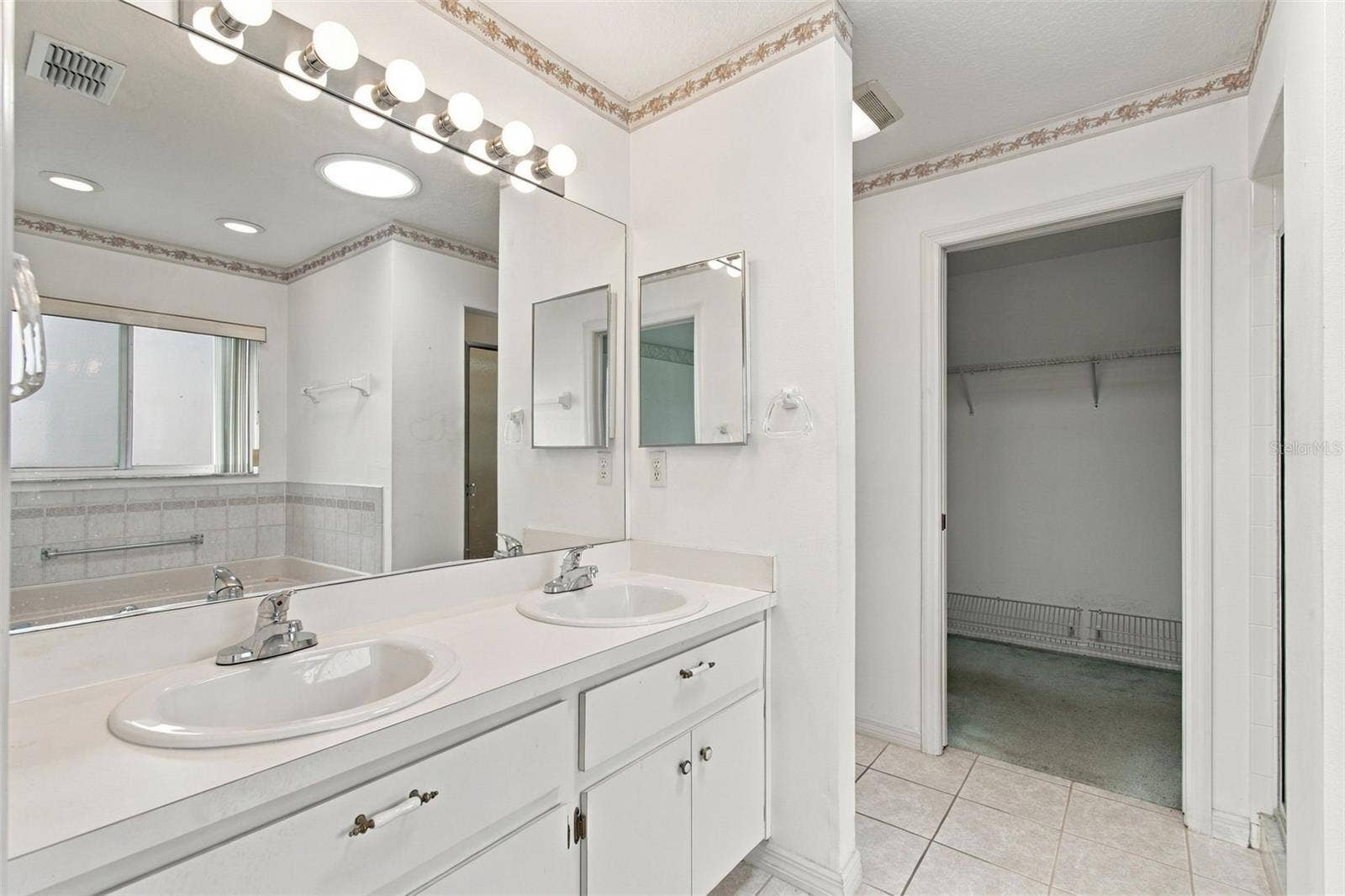 4342 HEDGEWOOD AVENUE, Spring Hill, FL 34608 4342 HEDGEWOOD AVENUE, Spring Hill, FL 34608