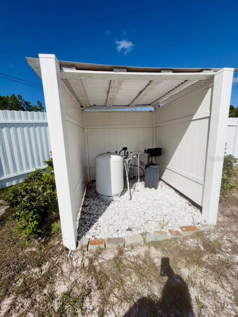 8210 MACKINAW ROAD, Weeki Wachee, FL 34613 8210 MACKINAW ROAD, Weeki Wachee, FL 34613
