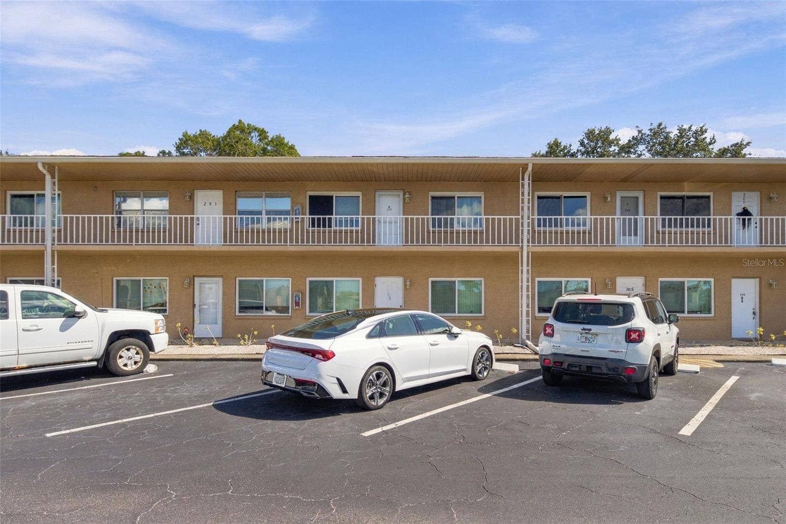 8039 GARDEN DRIVE, #204, Seminole, FL 33777