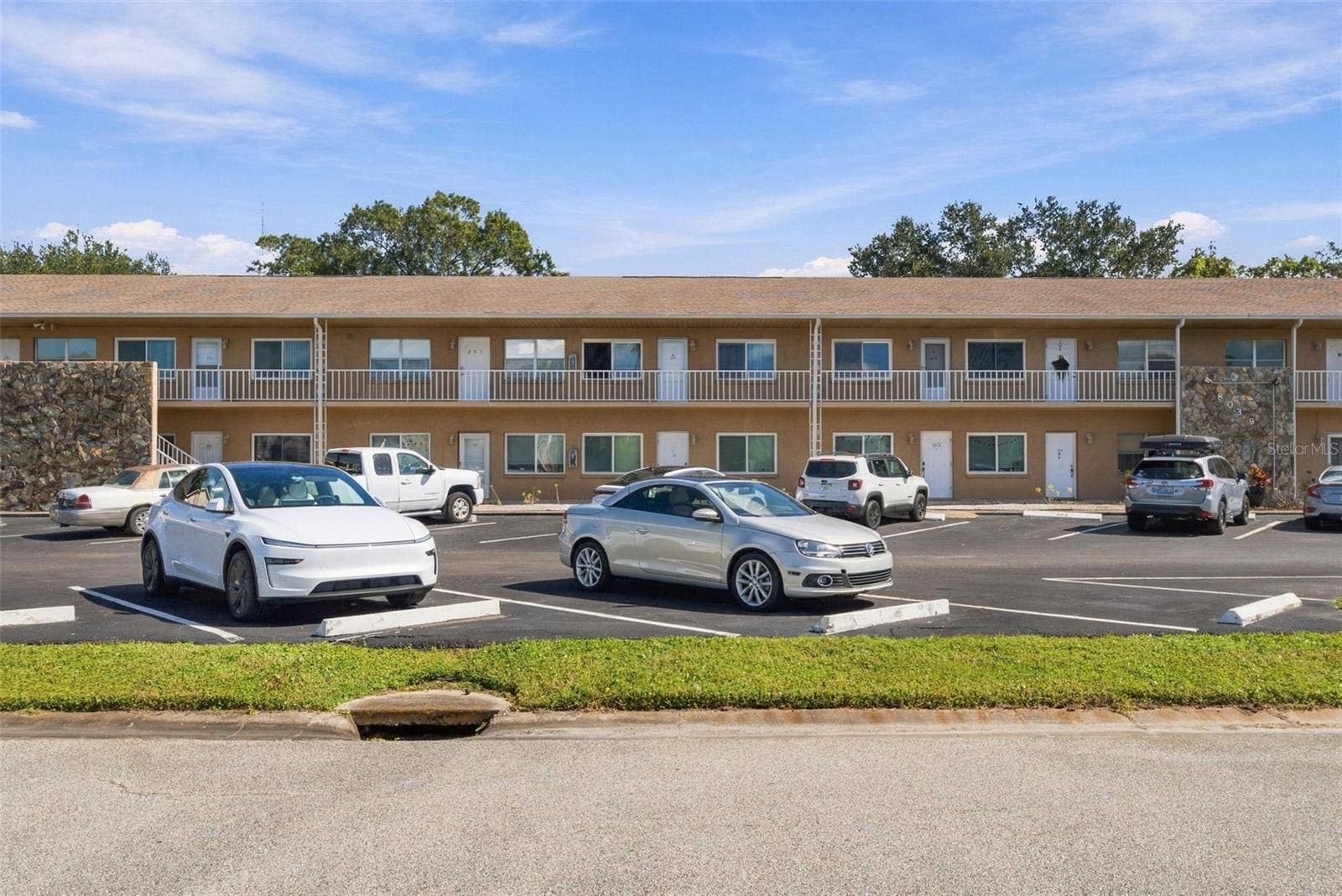 8039 GARDEN DRIVE, #204, Seminole, FL 33777