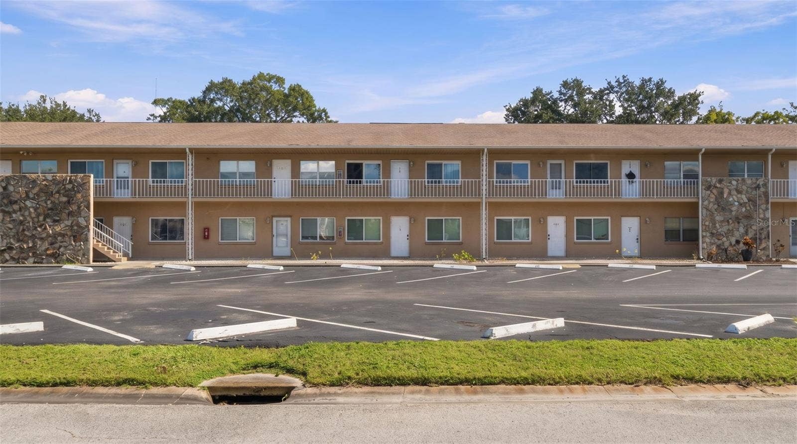 8039 GARDEN DRIVE, #204, Seminole, FL 33777
