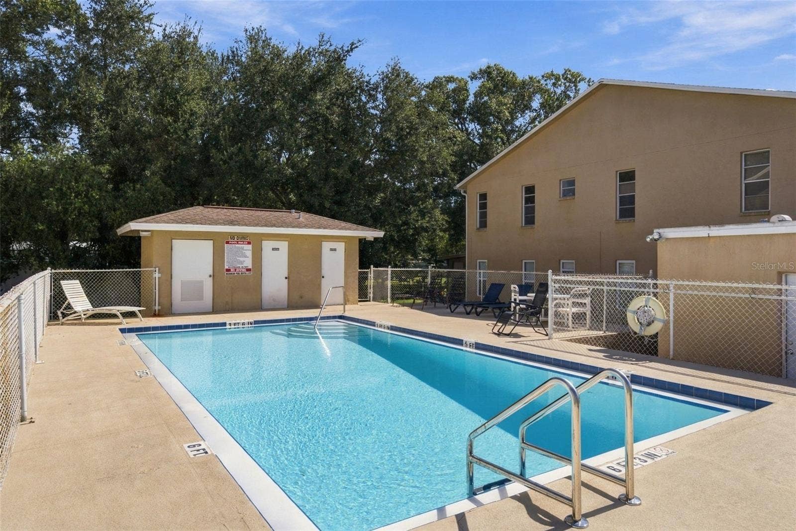 8039 GARDEN DRIVE, #204, Seminole, FL 33777