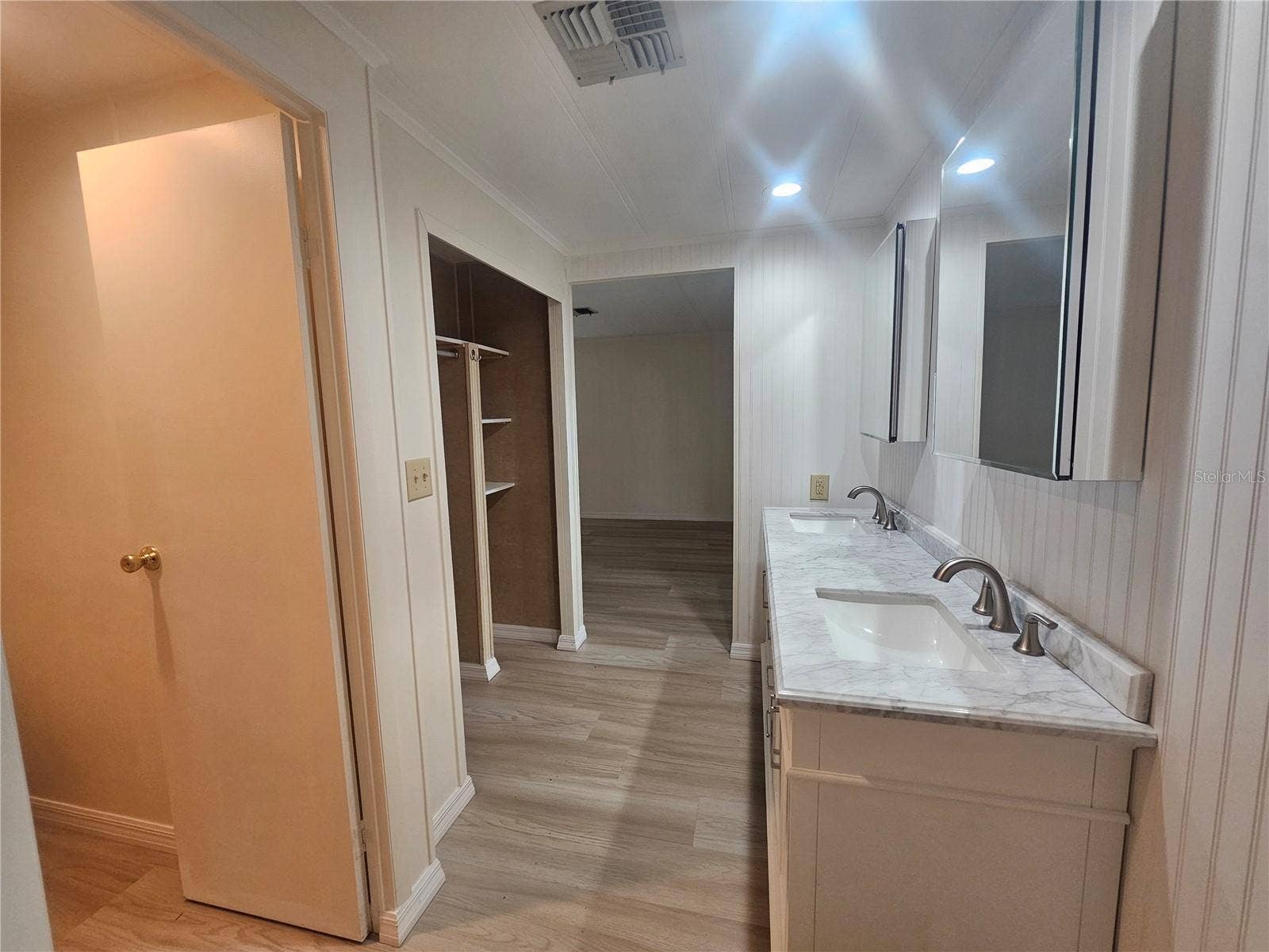 238 PELICAN DRIVE N, Oldsmar, FL 34677 Primary Bath