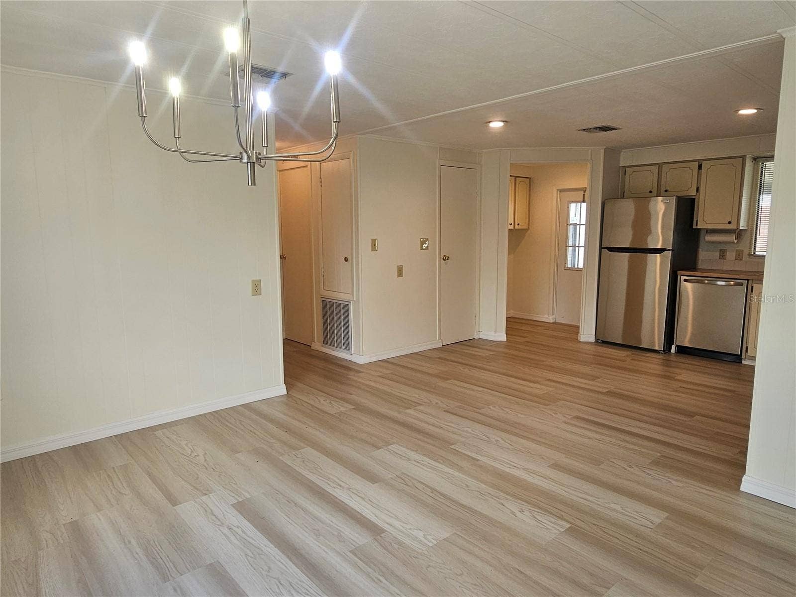 238 PELICAN DRIVE N, Oldsmar, FL 34677 Dining Area/Kitchen
