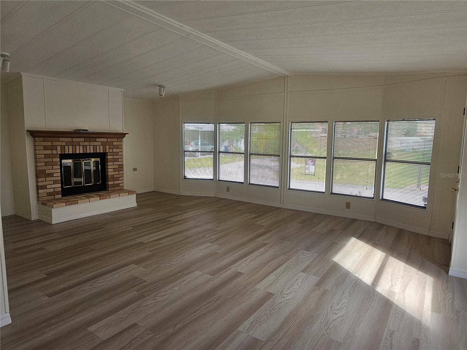 238 PELICAN DRIVE N, Oldsmar, FL 34677 Living Room