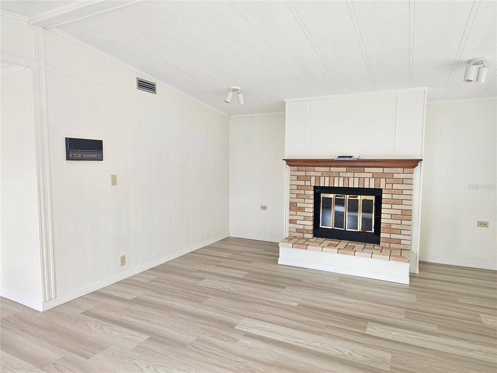 238 PELICAN DRIVE N, Oldsmar, FL 34677 Living Room