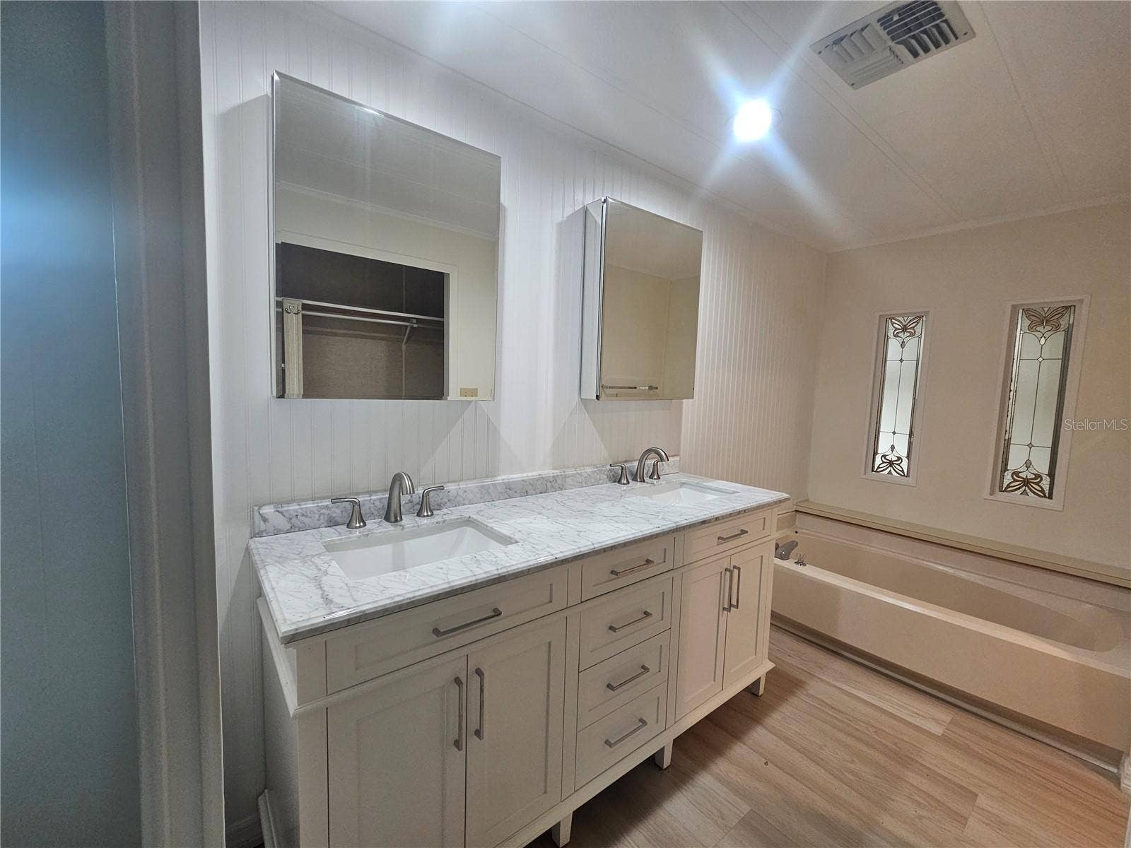 238 PELICAN DRIVE N, Oldsmar, FL 34677 Primary Bath