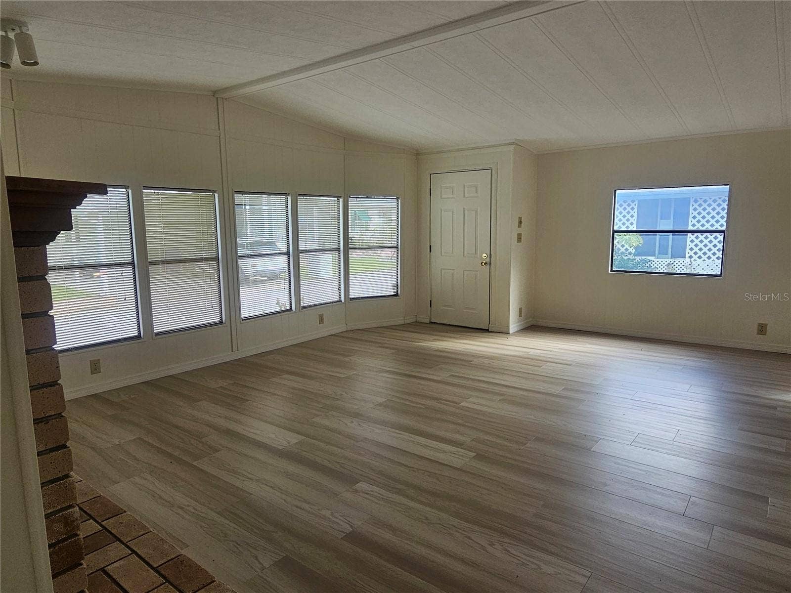 238 PELICAN DRIVE N, Oldsmar, FL 34677 Living Room