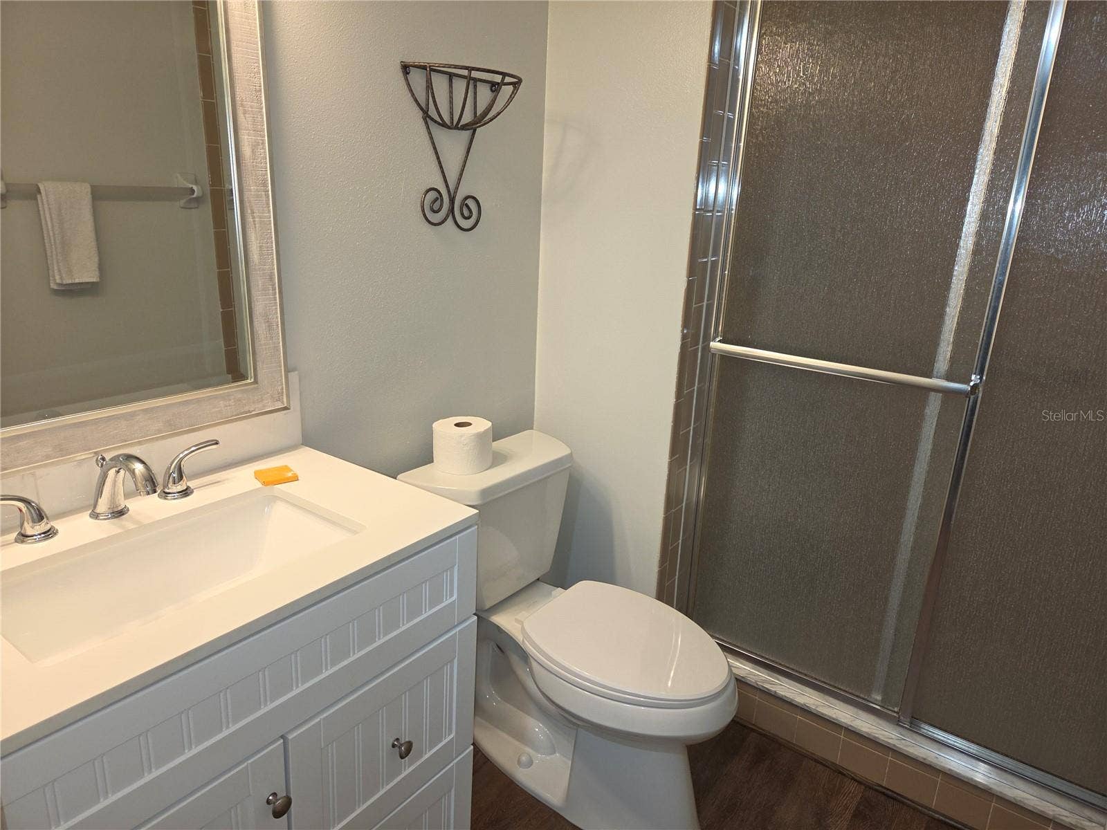 5943 CALAIS BOULEVARD N, #6, St Petersburg, FL 33714 Updated Guest bathroom has walk-in shower