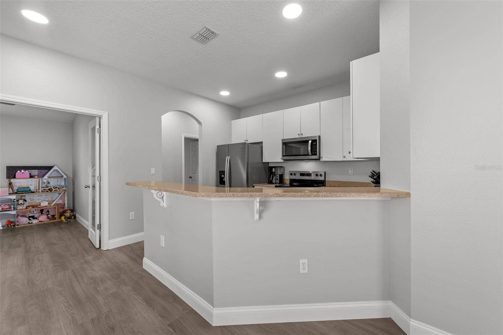 8516 CORINTHIAN WAY, New Port Richey, FL 34654 Kitchen