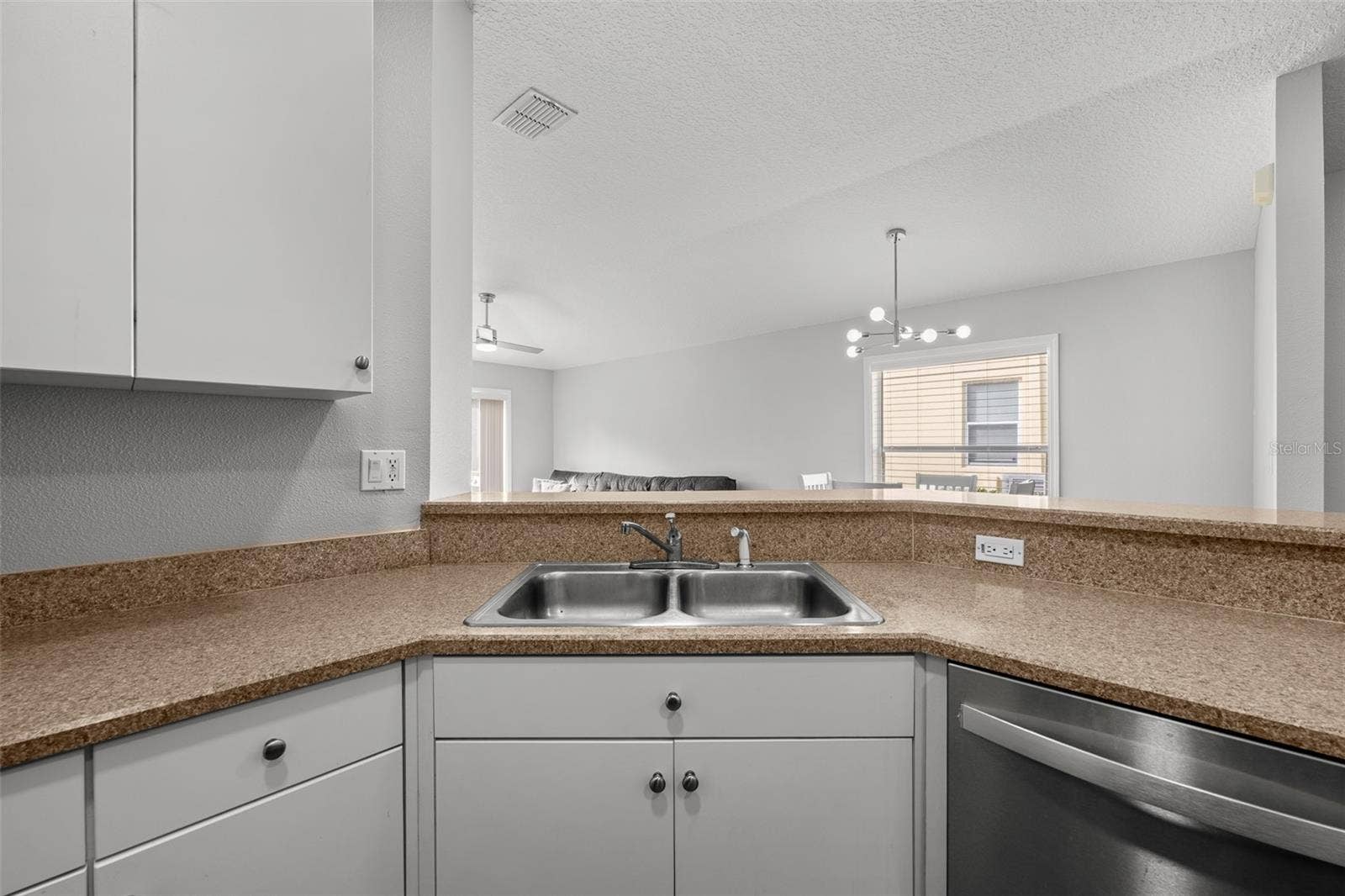 8516 CORINTHIAN WAY, New Port Richey, FL 34654 Kitchen