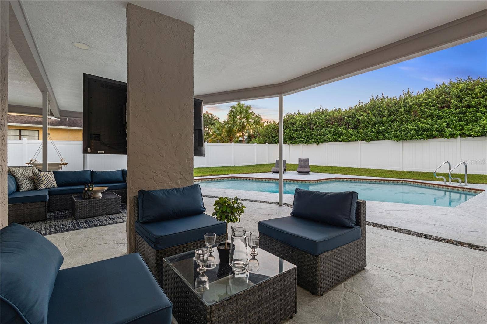 COVERED PATIO