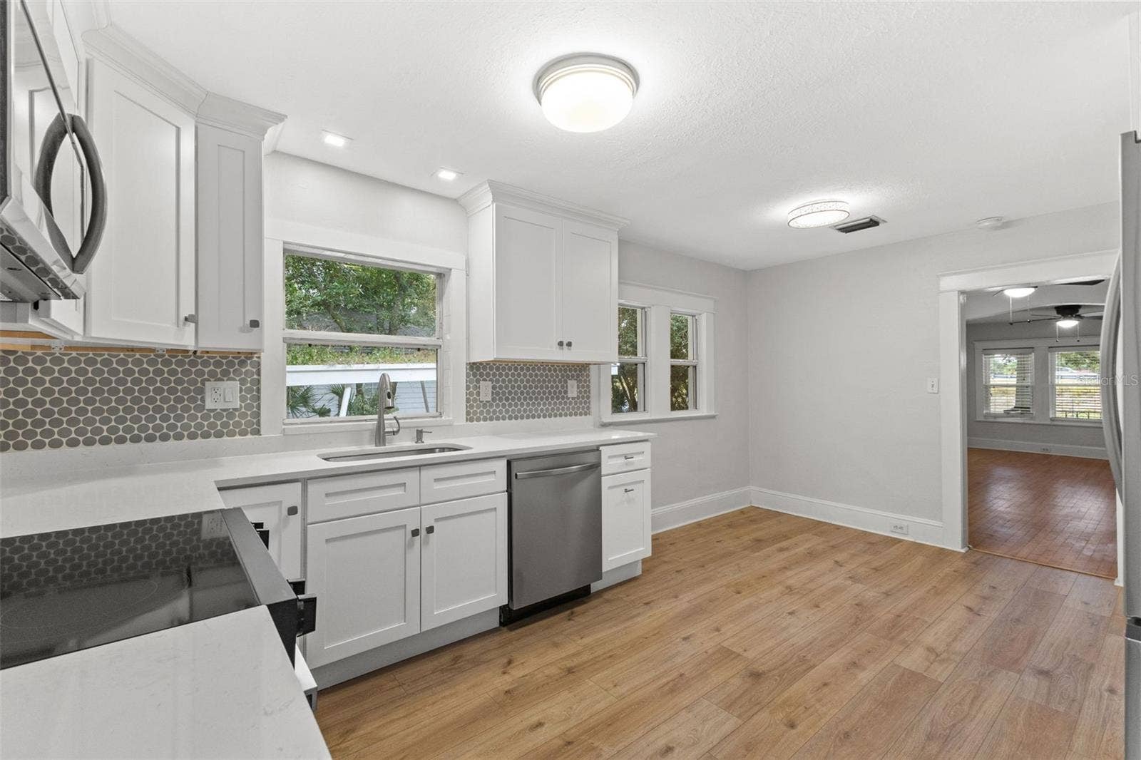 6303 N KING STREET, Tampa, FL 33604 6303 N KING STREET, Tampa, FL 33604