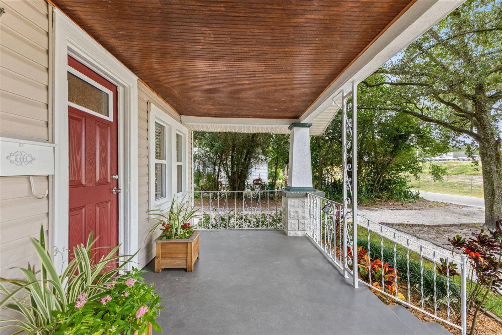 6303 N KING STREET, Tampa, FL 33604 6303 N KING STREET, Tampa, FL 33604