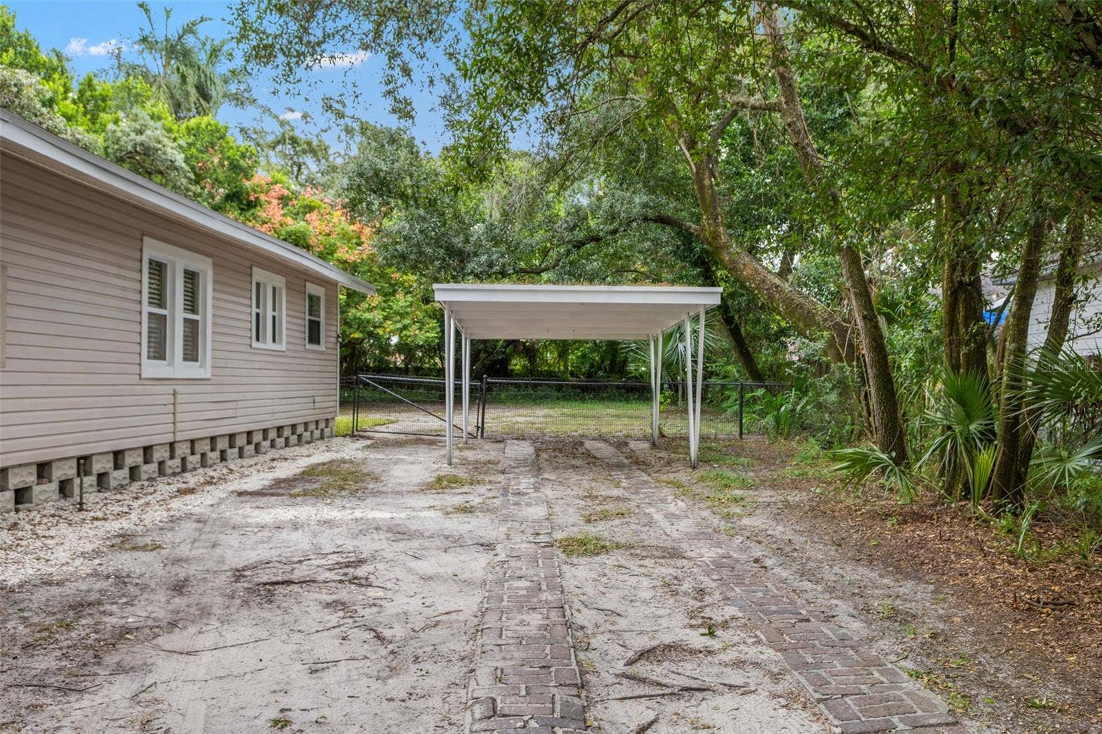 6303 N KING STREET, Tampa, FL 33604 Carport
