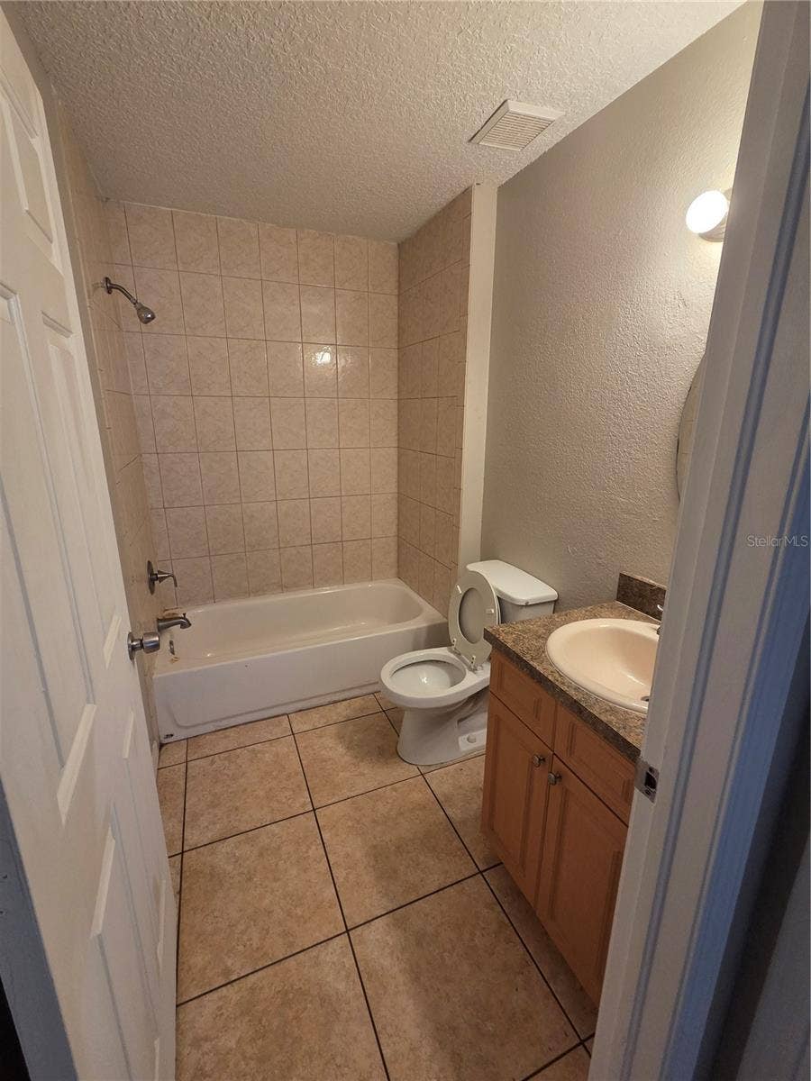 2818 LOCICERO DRIVE, Tampa, FL 33619 2818 LOCICERO DRIVE, Tampa, FL 33619