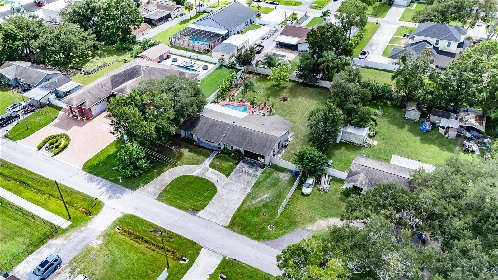 8904 W FLORA STREET, Tampa, FL 33615