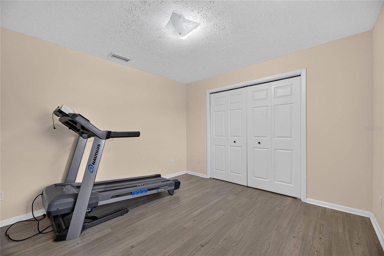 8904 W FLORA STREET, Tampa, FL 33615