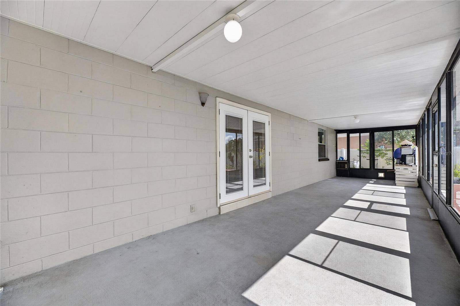 8904 W FLORA STREET, Tampa, FL 33615