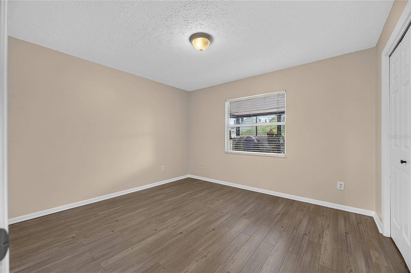 8904 W FLORA STREET, Tampa, FL 33615