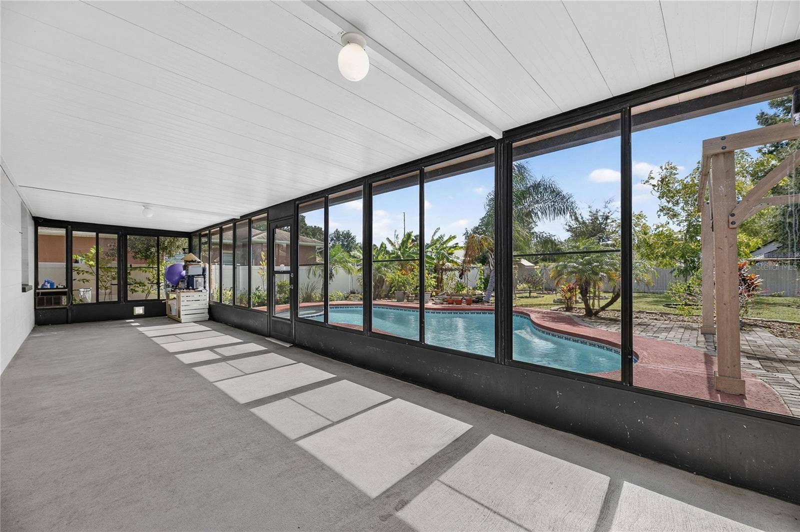 8904 W FLORA STREET, Tampa, FL 33615