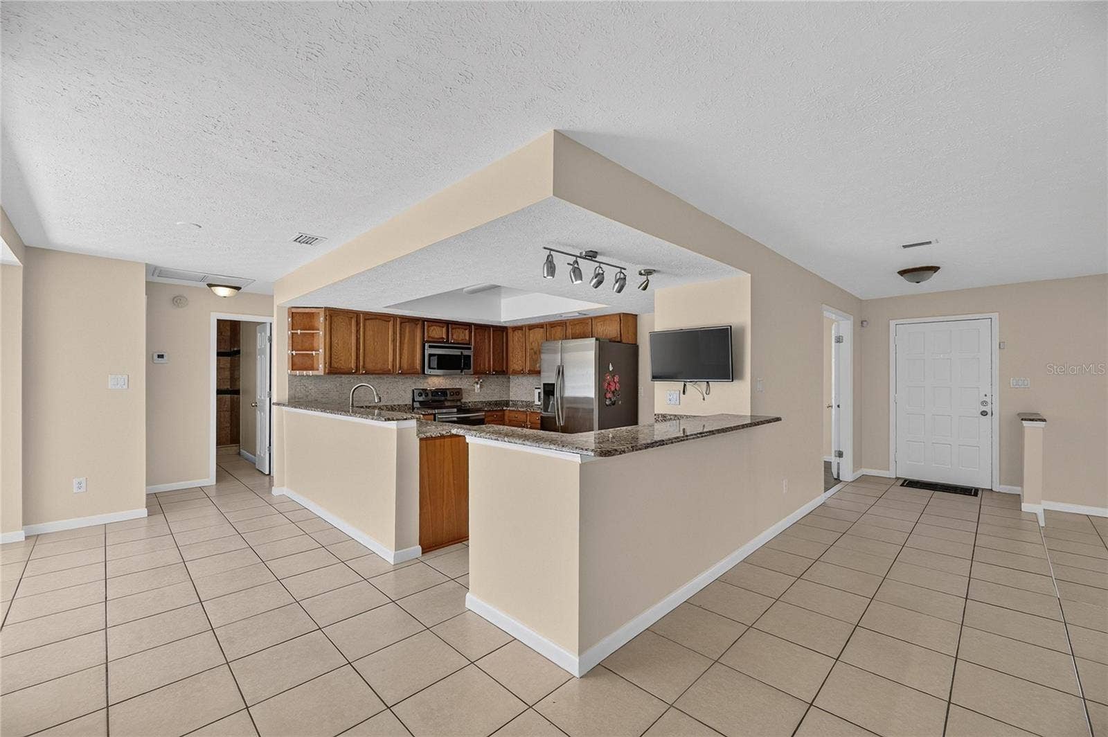 8904 W FLORA STREET, Tampa, FL 33615